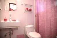 In-room Bathroom Contadora Island Inn B&B