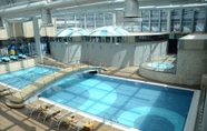 Swimming Pool 7 Mercure Istanbul West Hotel and Convention Center