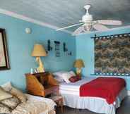 Bedroom 2 Shamrock Cove Inn