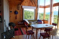 Bedroom Un Vistón Modern Mountain Home