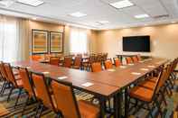 Functional Hall Fairfield Inn & Suites Athens