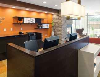 Lobi 2 Fairfield Inn & Suites Athens