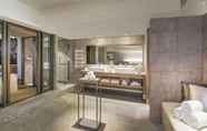 ห้องน้ำภายในห้อง 4 Suiran, A Luxury Collection Hotel, Kyoto