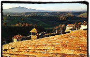 Nearby View and Attractions 5 B&B al Castello di Fabro