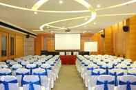 Dewan Majlis Ginger Kochi MG Road