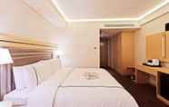 Bedroom 4 K Hotel Taipei SongJiang