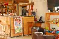 Bar, Kafe, dan Lounge Le Village Toue des Demoiselles