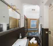 In-room Bathroom 6 Boutique Hotel Villa Gianlica