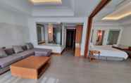 Kamar Tidur 4 Pine Grove Hotel