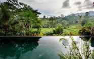 Kolam Renang 7 Surya Shanti Villa