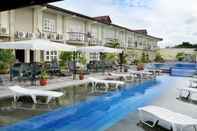 Swimming Pool Angeles Palace Hotel