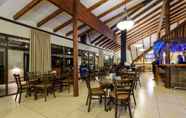 Restoran 4 Cayley Mountain Resort