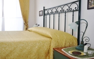 Bedroom 5 Bed & Breakfast A Castel Capuano