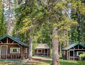 Exterior 2 Kootenay Park Lodge