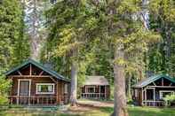 Exterior Kootenay Park Lodge