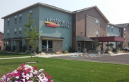 Exterior 2 Ledgestone Hotel Vernal