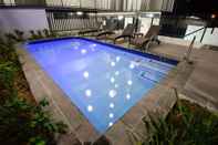 Swimming Pool Property Vine - Pacific Sands