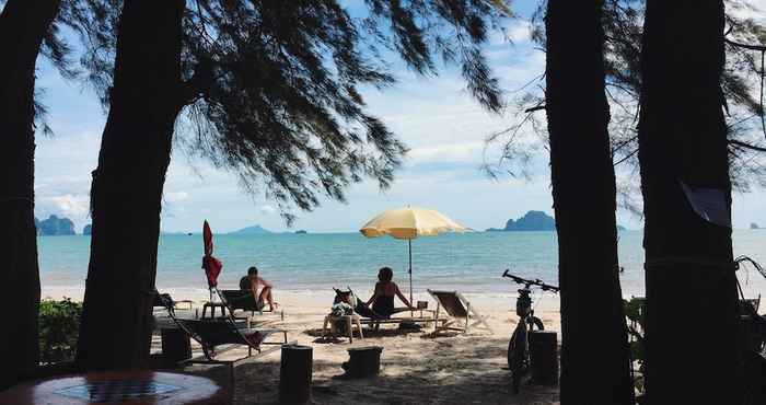 Tempat Tarikan Berdekatan J2B Beach Bungalows