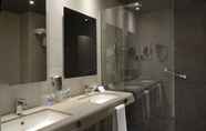 In-room Bathroom 7 MedPlaya Hotel Riviera - Adults Recommended