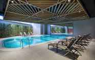 Swimming Pool 7 Hilton Garden Inn Istanbul Beylikduzu