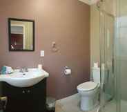 In-room Bathroom 7 Kashaneh Guest House - 27 Greenbriar