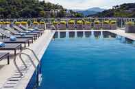 Swimming Pool Radisson Hotel Kandy