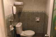 Phòng tắm bên trong Sri Puchong Hotel