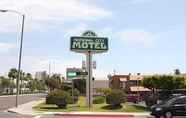 Bên ngoài 5 National City Motel