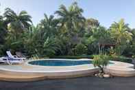 Kolam Renang Thalane Palm Paradise Resort