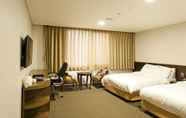 ห้องนอน 4 Jeonju YeongHwa Hotel
