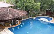 Kolam Renang 2 Hotel Nany