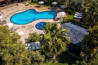 Swimming Pool Mesken Inn Hotel