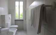 Toilet Kamar 6 Residence Riviera