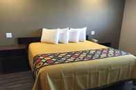 ห้องนอน Super 8 by Wyndham National City Chula Vista