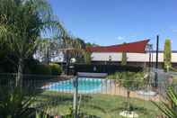 Swimming Pool Glider City Motel Benalla