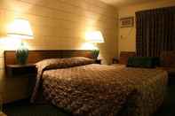 Bedroom Best Continental Motel