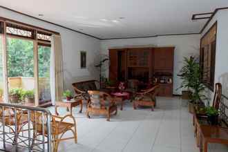 Lobi 4 Pondok Asri Family Guest House