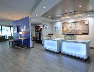 Lobby 2 Holiday Inn Express & Suites Toronto Airport West, an IHG Hotel