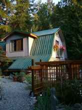 Exterior 4 Salt Spring Carriage House B&B