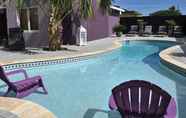 Swimming Pool 2 Cadushi Apartments