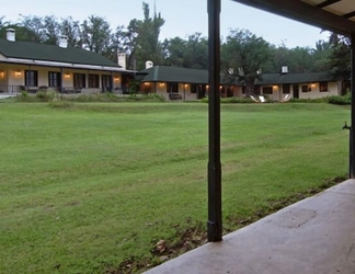 Exterior 2 Dos Lunas Horse Riding Lodge