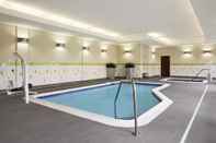 Swimming Pool Fairfield Inn & Suites Akron Fairlawn