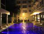 SWIMMING_POOL Savannah Resort Hotel