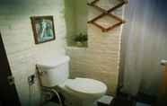 Toilet Kamar 2 Srinual Lodge