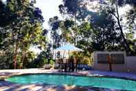 Kolam Renang Tri Active Lodge