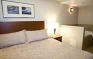 Kamar Tidur 4 Heritage Inn & Suites