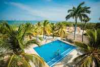 Kolam Renang Hotel Fenix Beach Cartagena