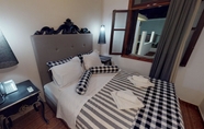 Bilik Tidur 6 Porto Enetiko Suites