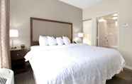 Bedroom 2 Hampton Inn & Suites Pittsburgh/Harmarville
