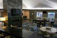 Bar, Cafe and Lounge Super 8 by Wyndham Copley Akron